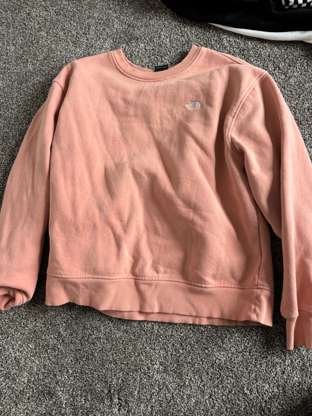 The North Face Women’s Crewneck Sweatshirt - Dusty Rose